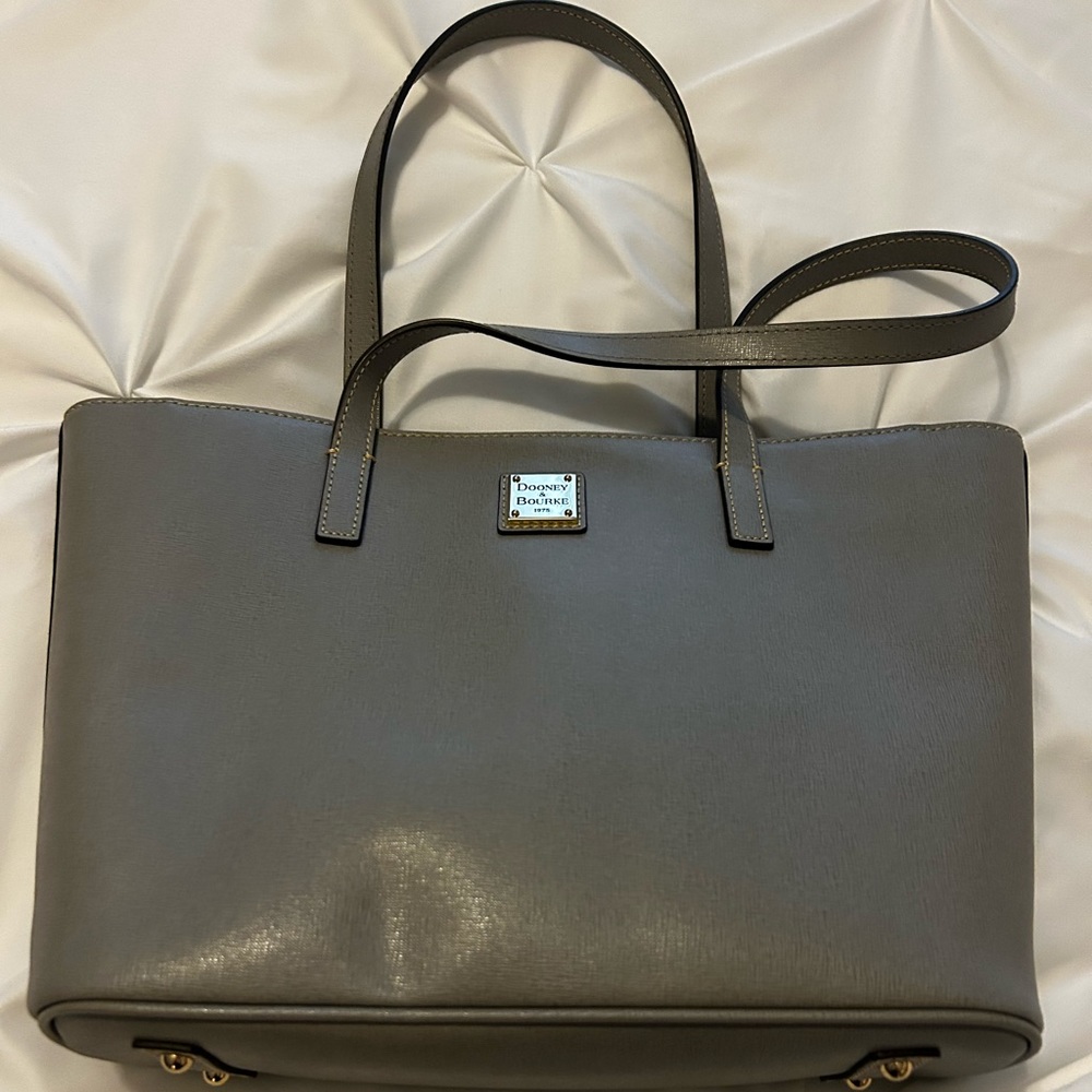Dooney and Bourke medium size purse